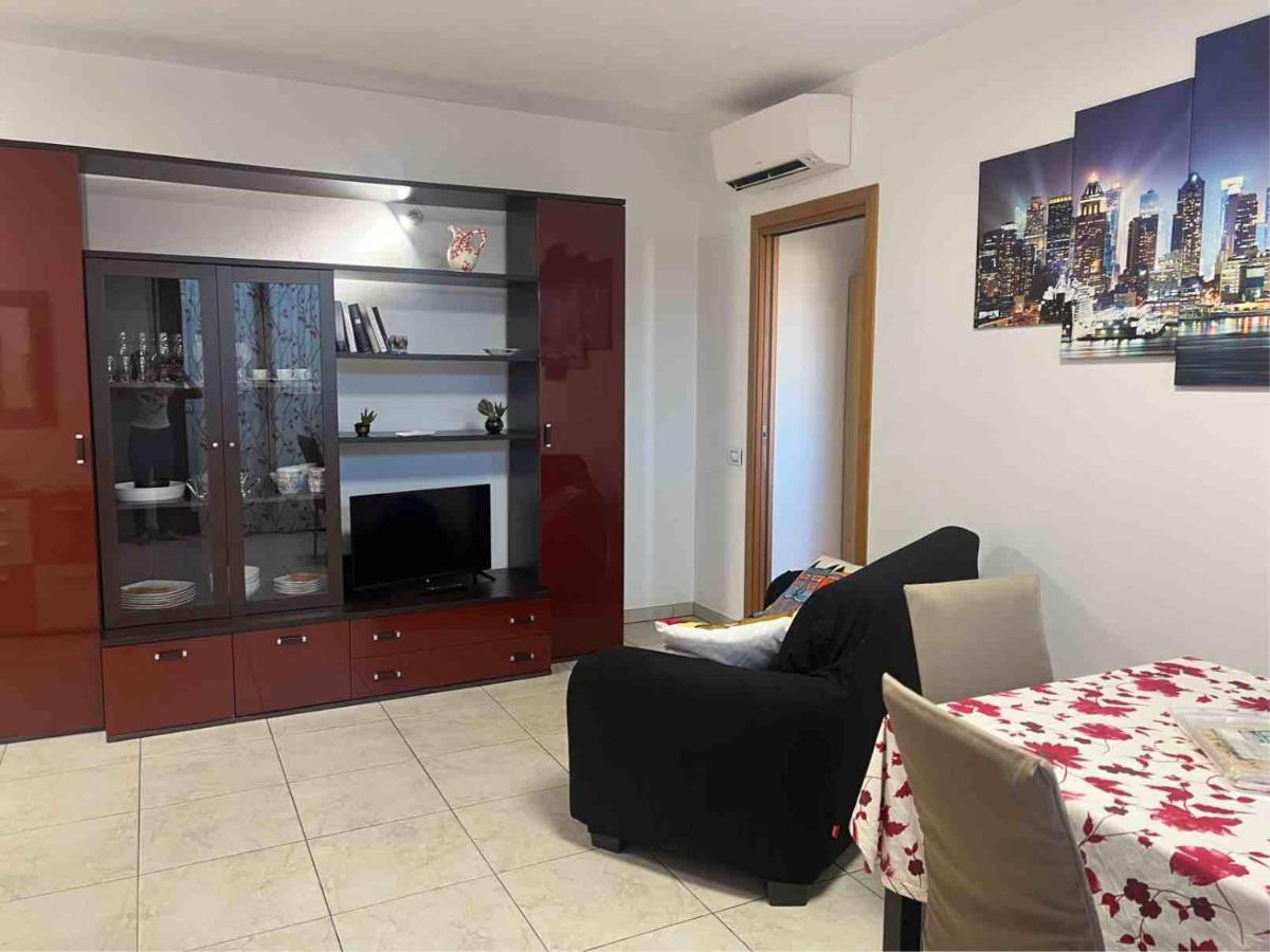 Апартаменты Casa Andrea A 1,5 Km Dal Mare! Куарту-Сант'Элена Экстерьер фото